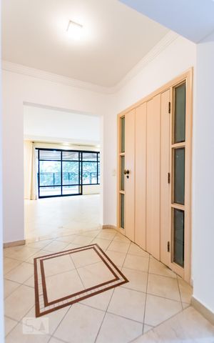 Apartamento à venda com 398m², 5 quartos e sem vaga Apartamento à venda com 398m², 5 quartos e sem vagaHall