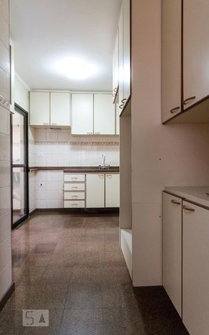 Apartamento à venda com 100m², 3 quartos e 1 vaga Apartamento à venda com 100m², 3 quartos e 1 vagaCozinha