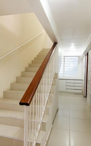 Casa à venda com 200m², 3 quartos e sem vaga Casa à venda com 200m², 3 quartos e sem vagaSala - andar inferior