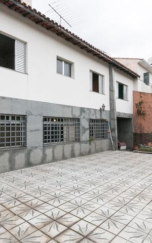 Casa à venda com 400m², 7 quartos e 4 vagasQuintal da entrada 