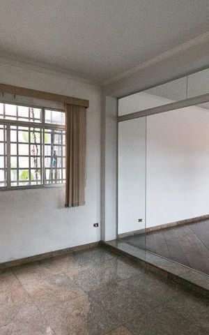 Casa à venda com 400m², 7 quartos e 4 vagasSala de tv 