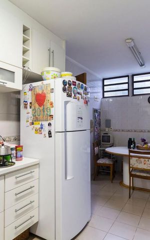 Casa à venda com 146m², 3 quartos e 2 vagasCozinha