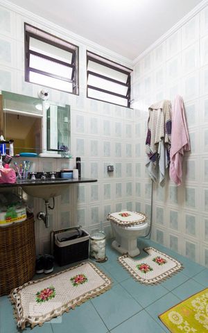 Casa à venda com 146m², 3 quartos e 2 vagasBanheiro social