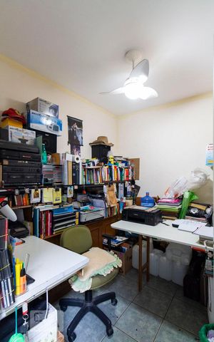 Casa à venda com 146m², 3 quartos e 2 vagasQuarto de serviço - Escritório
