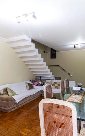 Casa à venda com 146m², 3 quartos e 2 vagasSala