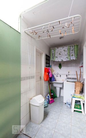 Casa à venda com 146m², 3 quartos e 2 vagasÁrea de serviço