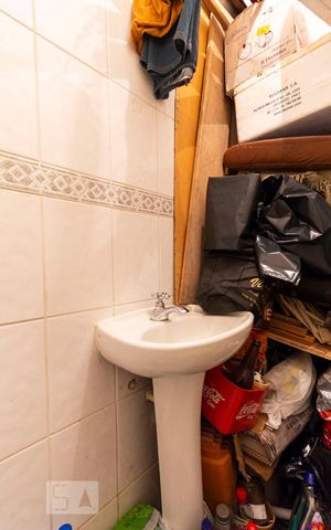 Casa à venda com 146m², 3 quartos e 2 vagasBanheiro de serviço