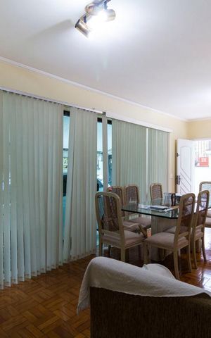 Casa à venda com 146m², 3 quartos e 2 vagasSala