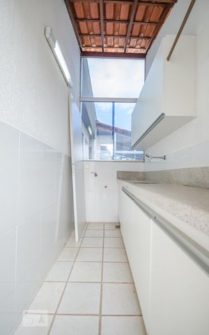 Apartamento à venda com 180m², 3 quartos e 2 vagas Apartamento à venda com 180m², 3 quartos e 2 vagasÁREA DE SERVIÇO