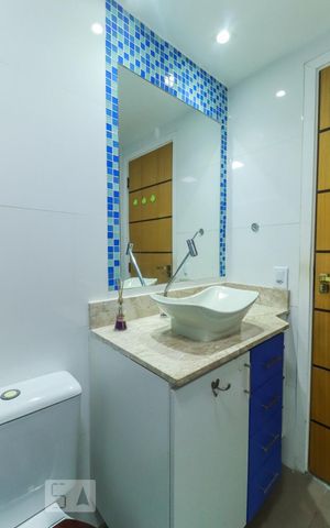 Apartamento à venda com 75m², 3 quartos e 1 vaga Apartamento à venda com 75m², 3 quartos e 1 vagaBanheiro Social