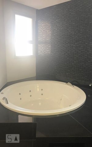 Apartamento para alugar com 283m², 4 quartos e sem vaga Apartamento para alugar com 283m², 4 quartos e sem vagaBanheiro