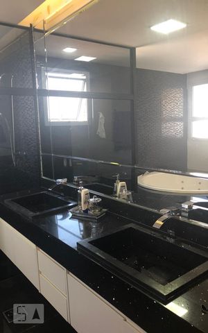 Apartamento para alugar com 283m², 4 quartos e sem vaga Apartamento para alugar com 283m², 4 quartos e sem vagaBanheiro