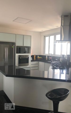 Apartamento para alugar com 283m², 4 quartos e sem vaga Apartamento para alugar com 283m², 4 quartos e sem vagaCozinha