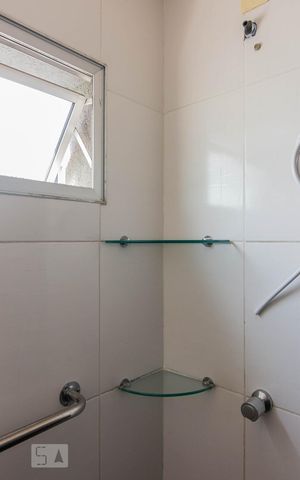 Apartamento para alugar com 73m², 2 quartos e 2 vagas Apartamento para alugar com 73m², 2 quartos e 2 vagasChuveiro Banheiro Quarto 1 Suíte