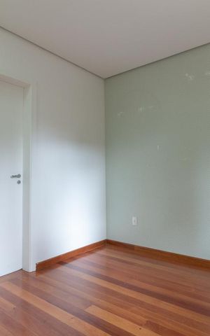 Casa de condomínio à venda com 260m², 4 quartos e 4 vagasSuíte 3