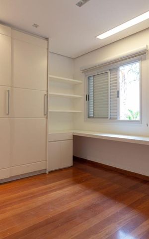 Casa de condomínio à venda com 260m², 4 quartos e 4 vagasSuíte 1