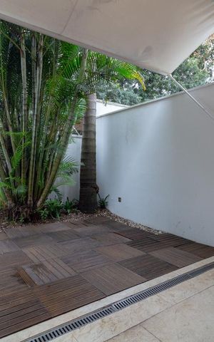 Casa de condomínio à venda com 260m², 4 quartos e 4 vagasQuintal