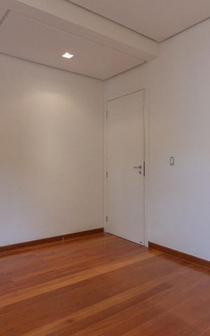 Casa de condomínio à venda com 260m², 4 quartos e 4 vagasSuíte 1