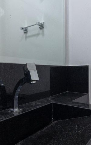 Casa de condomínio à venda com 260m², 4 quartos e 4 vagasLavabo