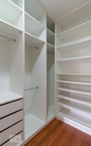 Casa de condomínio à venda com 260m², 4 quartos e 4 vagasCloset - Suíte 2