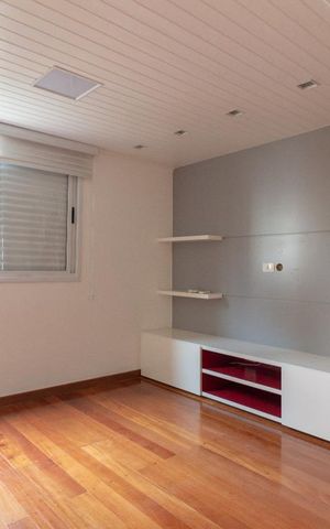 Casa de condomínio à venda com 260m², 4 quartos e 4 vagasSuíte 1