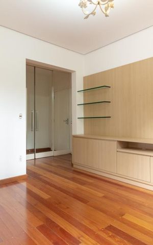 Casa de condomínio à venda com 260m², 4 quartos e 4 vagasSuíte 2
