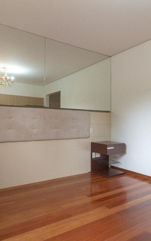 Casa de condomínio à venda com 260m², 4 quartos e 4 vagasSuíte 2