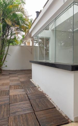 Casa de condomínio à venda com 260m², 4 quartos e 4 vagasQuintal