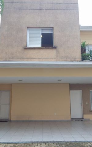 Casa de condomínio à venda com 260m², 4 quartos e 4 vagasFachada - Casa