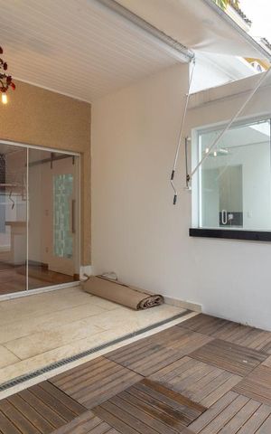 Casa de condomínio à venda com 260m², 4 quartos e 4 vagasQuintal