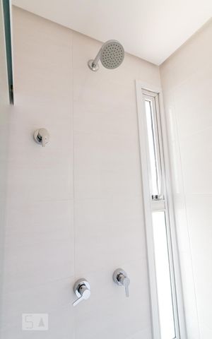 Apartamento para alugar com 75m², 3 quartos e 2 vagasBanheiro social - chuveiro