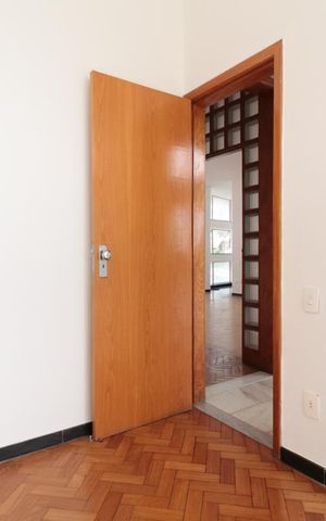 Apartamento à venda com 147m², 3 quartos e 2 vagas Apartamento à venda com 147m², 3 quartos e 2 vagasQuarto de serviço