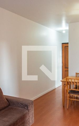 Apartamento à venda com 66m², 3 quartos e 2 vagas Apartamento à venda com 66m², 3 quartos e 2 vagasSala