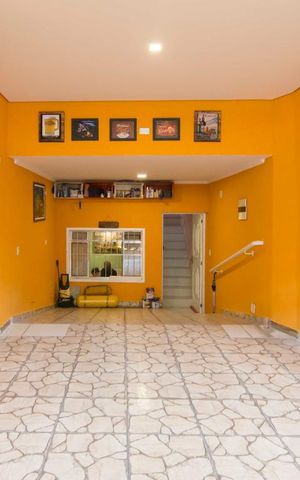 Casa à venda com 400m², 6 quartos e 2 vagasGaragem