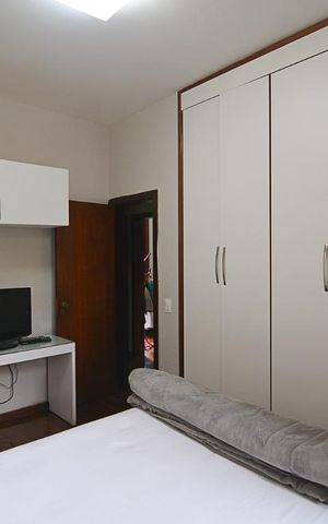 Casa à venda com 760m², 6 quartos e 8 vagasQuarto