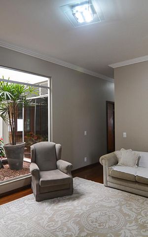 Casa à venda com 760m², 6 quartos e 8 vagasSala 5