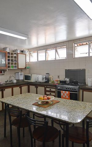 Casa à venda com 760m², 6 quartos e 8 vagasCozinha