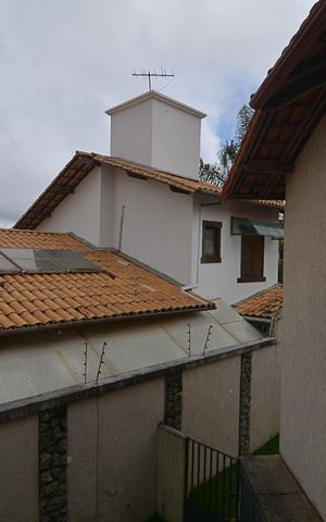 Casa à venda com 760m², 6 quartos e 8 vagasVista