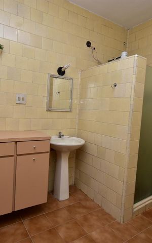 Apartamento à venda com 82m², 2 quartos e sem vagaBanheiro 