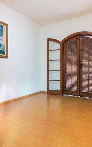 Casa para alugar com 350m², 4 quartos e 4 vagas Casa para alugar com 350m², 4 quartos e 4 vagasSuíte 2