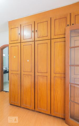 Casa para alugar com 350m², 4 quartos e 4 vagas Casa para alugar com 350m², 4 quartos e 4 vagasSuíte 1
