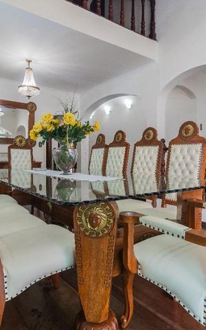 Casa para alugar com 350m², 4 quartos e 4 vagas Casa para alugar com 350m², 4 quartos e 4 vagasSala