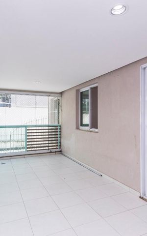 Apartamento à venda com 95m², 3 quartos e 1 vaga Apartamento à venda com 95m², 3 quartos e 1 vagaVaranda