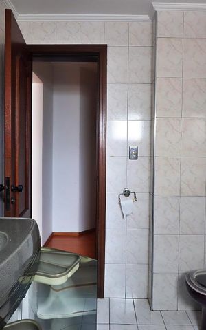 Apartamento à venda com 300m², 4 quartos e 4 vagasBanheiro da Suíte 1
