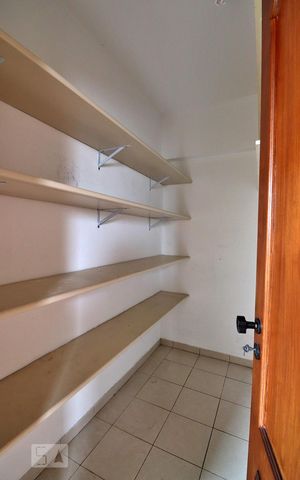 Apartamento à venda com 300m², 4 quartos e 4 vagasDespensa