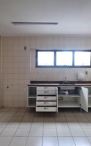 Apartamento à venda com 300m², 4 quartos e 4 vagasCozinha