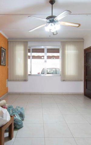Casa à venda com 100m², 3 quartos e 2 vagasSala