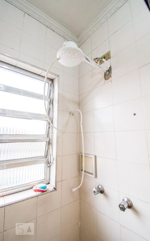 Casa à venda com 250m², 3 quartos e 7 vagasBanheiro da Suíte 1