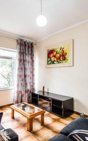 Casa à venda com 250m², 3 quartos e 7 vagasSala