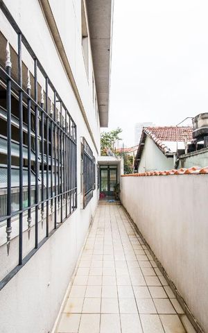 Casa à venda com 250m², 3 quartos e 7 vagasQuintal